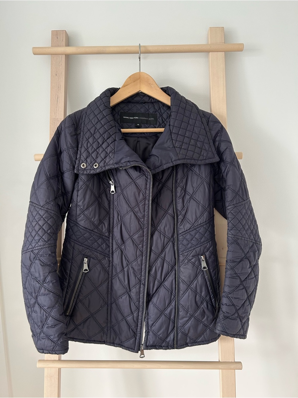 Quilted Puffer Jacket - Navy Blue